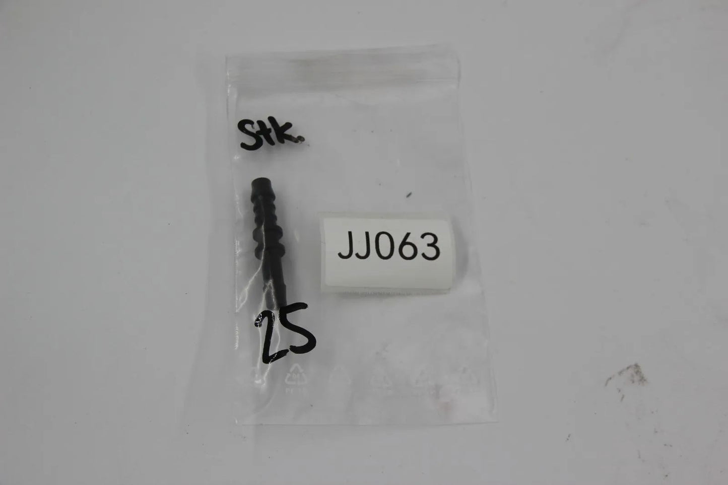 BMW E30 E28 E24 E23 Verbindungsstück Kraftstoffaufbereitung NOS 13311713470