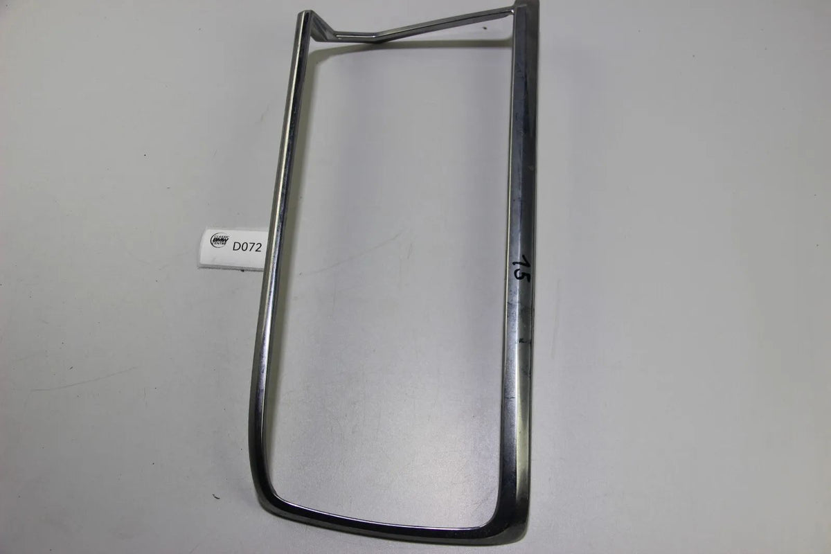 BMW E12 Heckleuchte Rücklicht Heckleuchte rechts chrom Rahmen taillight frame