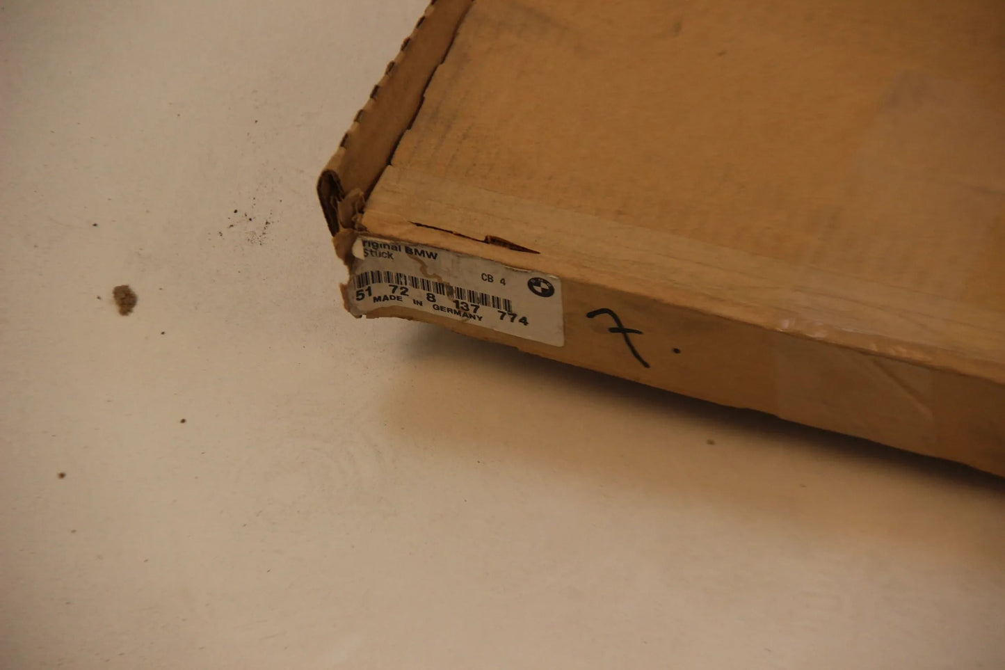 Original BMW E34 518i-540i M5 3.6 3.8 Kantenschutz hinten NOS 51728137774