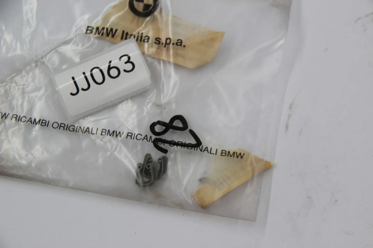 Original BMW E36 E34 E39 E32 E31 Sicherungsblech Tür vorn 2Stk 51211948157