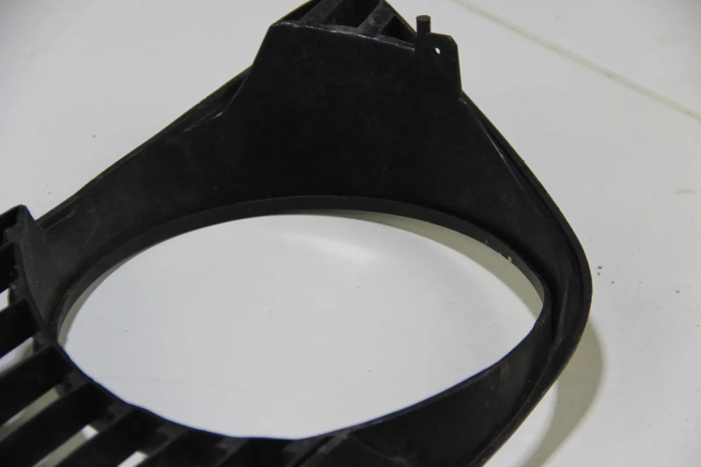 Original BMW E10 1502-2002 Zierleiste Scheinwerfer Rahmen Kühlergrill links