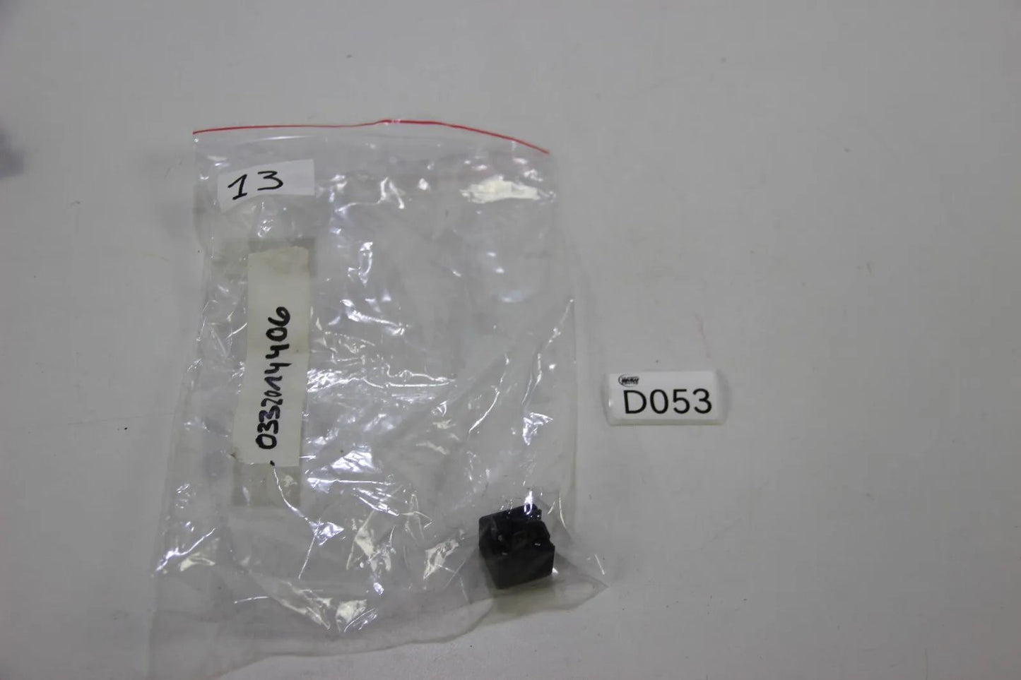 Original BMW Relais Relay Kraftstoffpumpe fuel pump Bosch 0332014406 relais