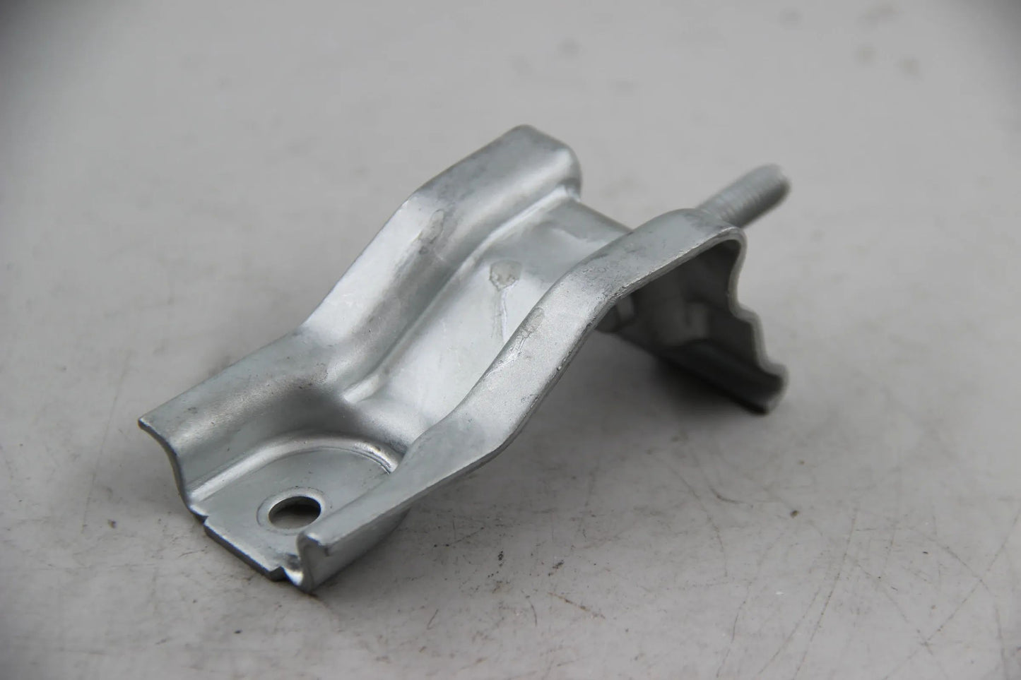 Original BMW E36 316i 318i M40 Limousine Halterung 18211723557