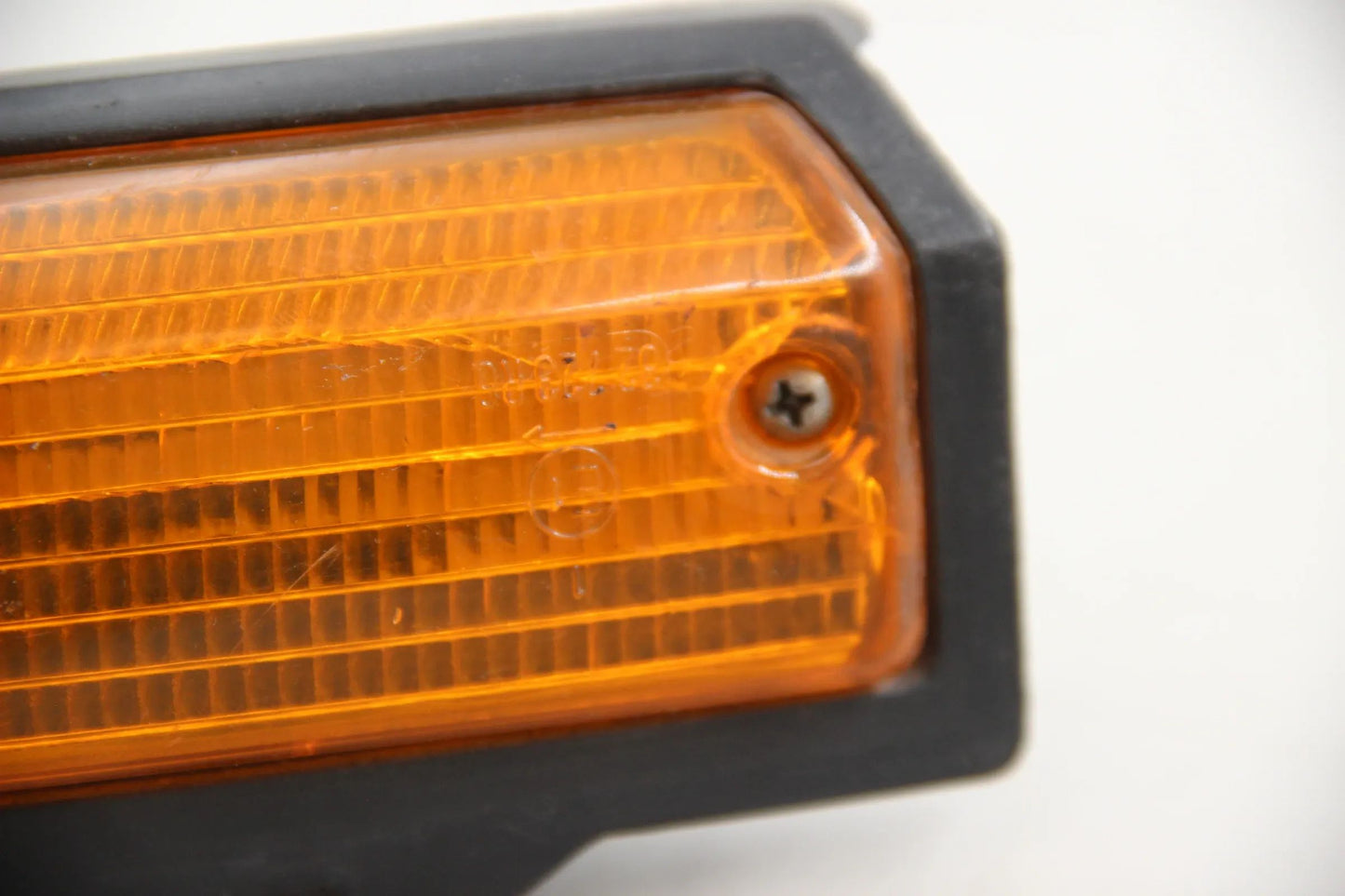 Original BMW E12 5er 518 Blinker vorne links 32723R6 leicht beschädigt 23018