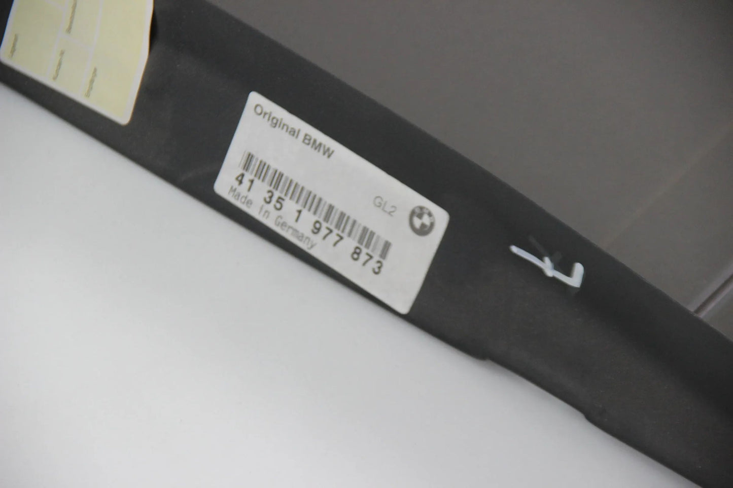 Original BMW E36 Limousine Kotflügel Seitenwand vorn links 41351977873