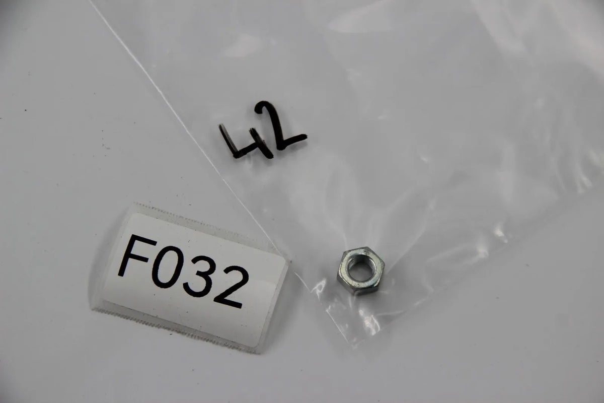 Orig BMW E21 E30 E12 E28 Sechskantmutter Gaspedalmechanismus NOS 13111276930