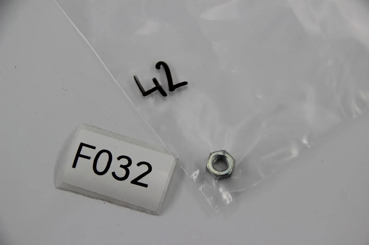 Orig BMW E21 E30 E12 E28 Sechskantmutter Gaspedalmechanismus NOS 13111276930