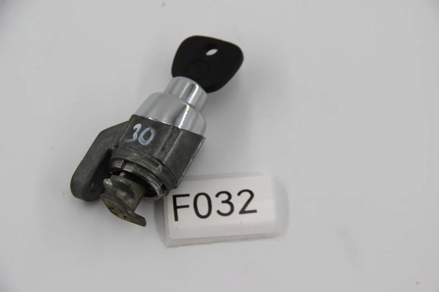 Original BMW E23 7er Heckklappenschloss + Schlüssel 512418706071