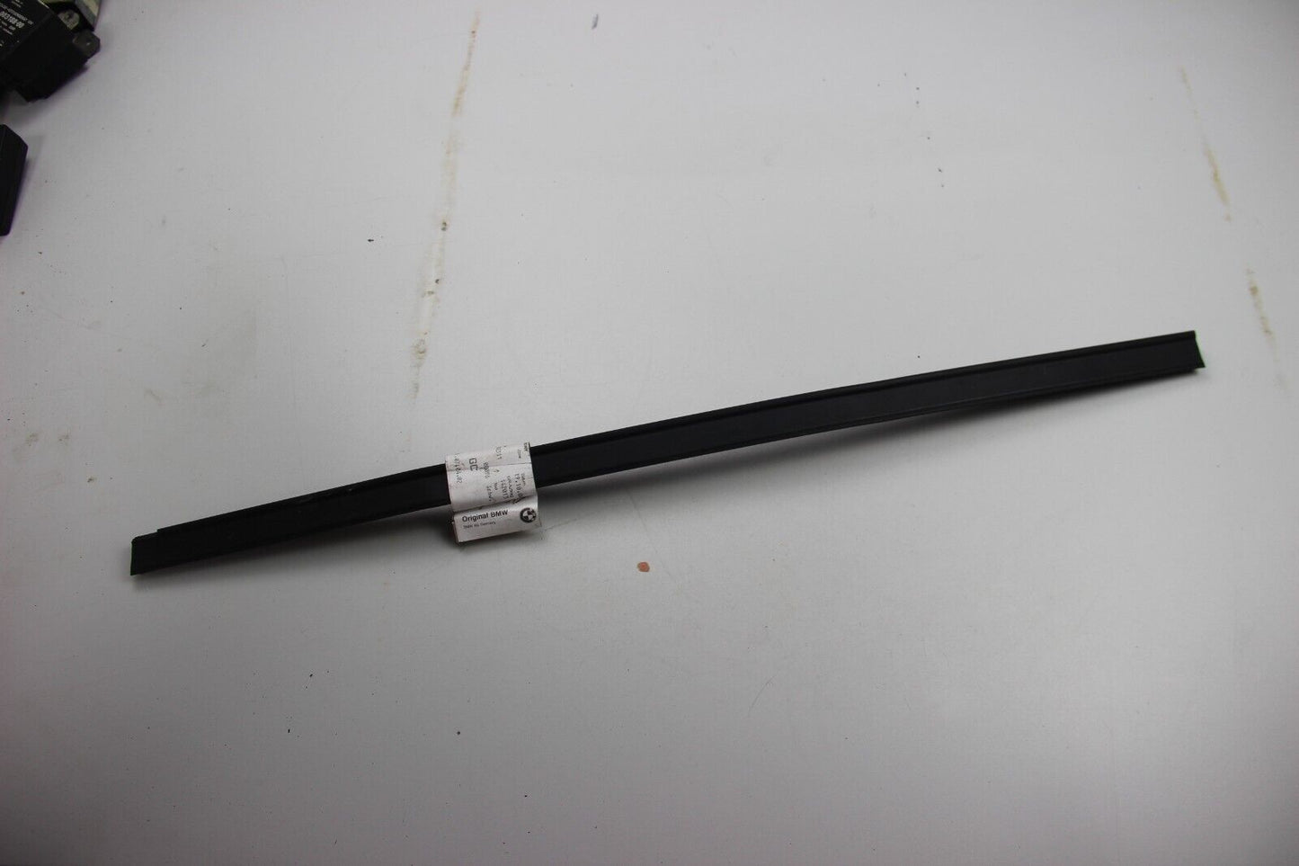 NEU ORIGINAL 51218105108 BMW Fensterschachtabdichtung Innen Rechts