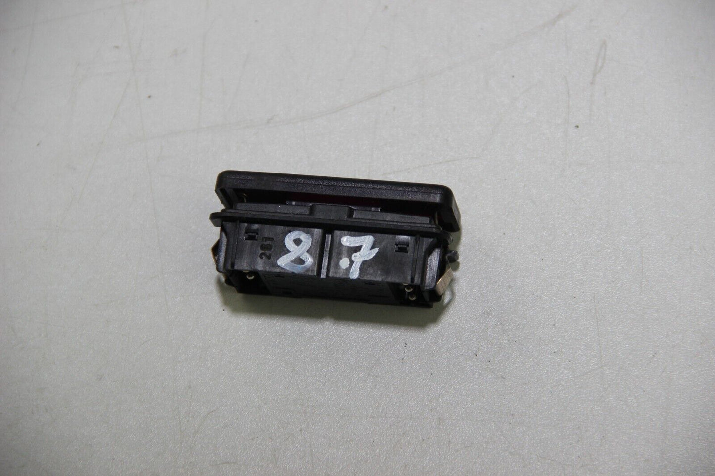 BMW E36 Warnblinker Schalter Hazard Switch 613113907511
