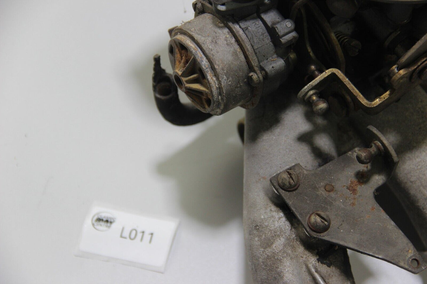 BMW Oldtimer Vergaser Ansaugbrücke Krümmer 1254376