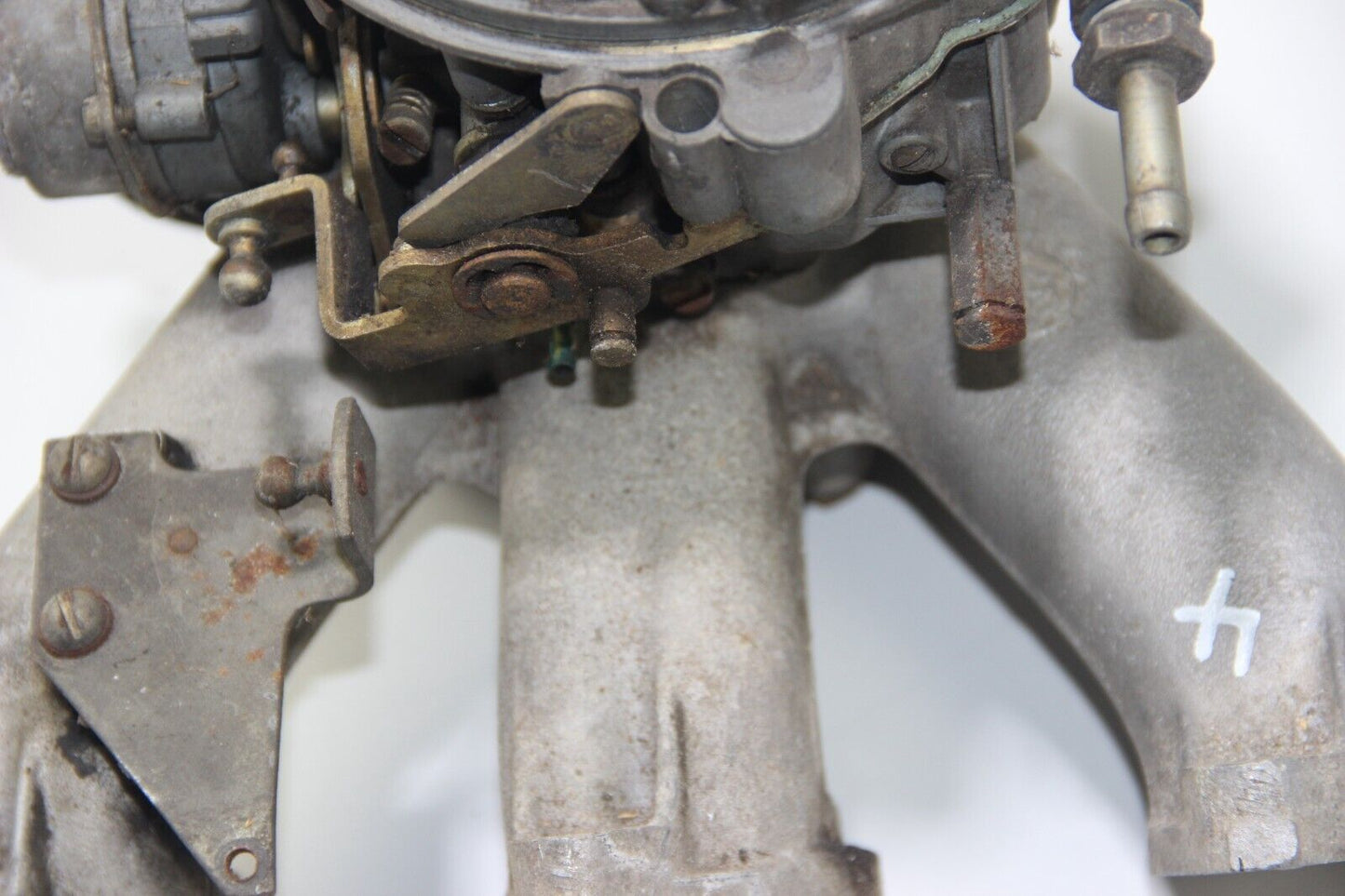 BMW Oldtimer Vergaser Ansaugbrücke Krümmer 1254376