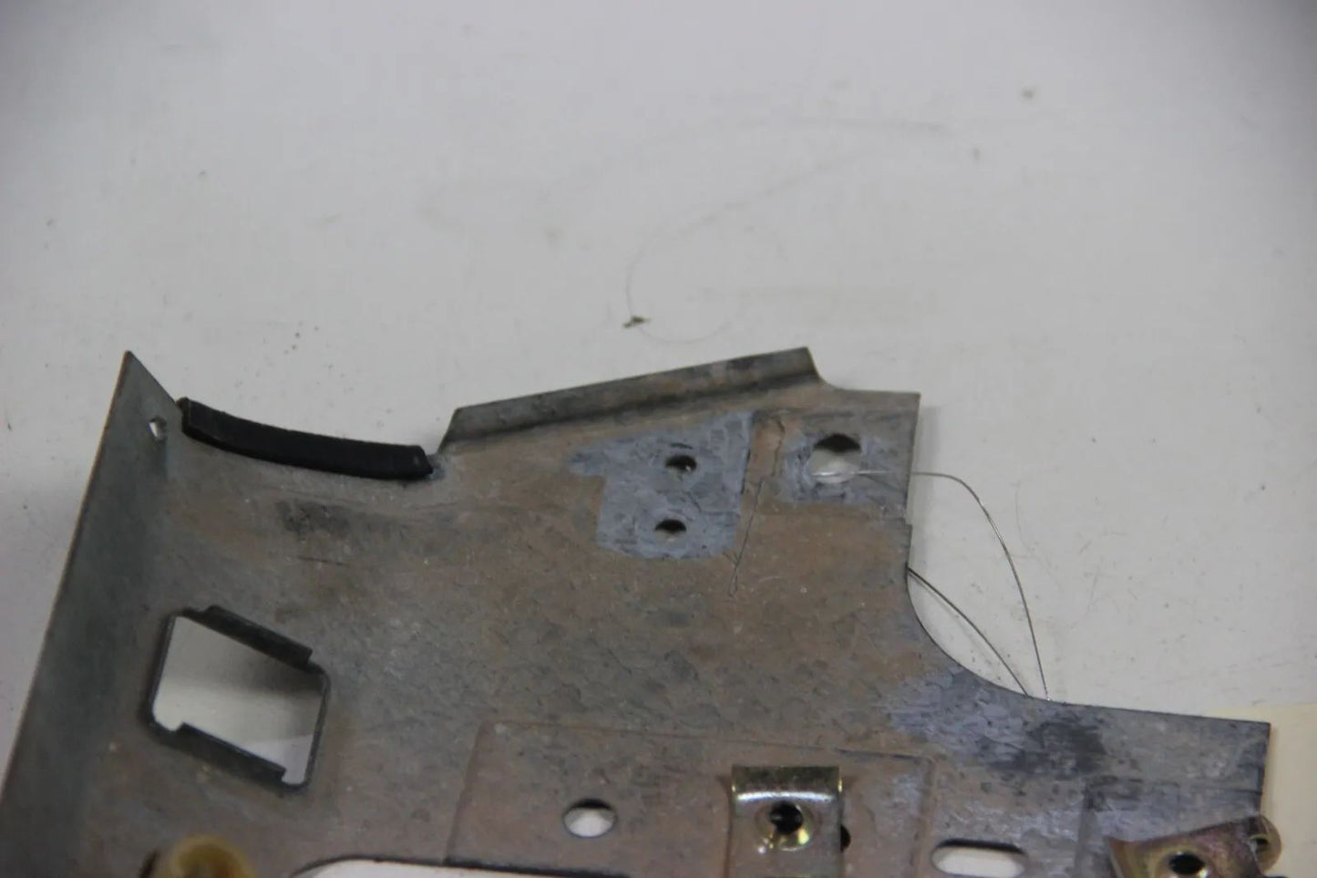 Original BMW E30 Steuergerät Motorsteuergerät Halterung silber 316i 318i 320i 32