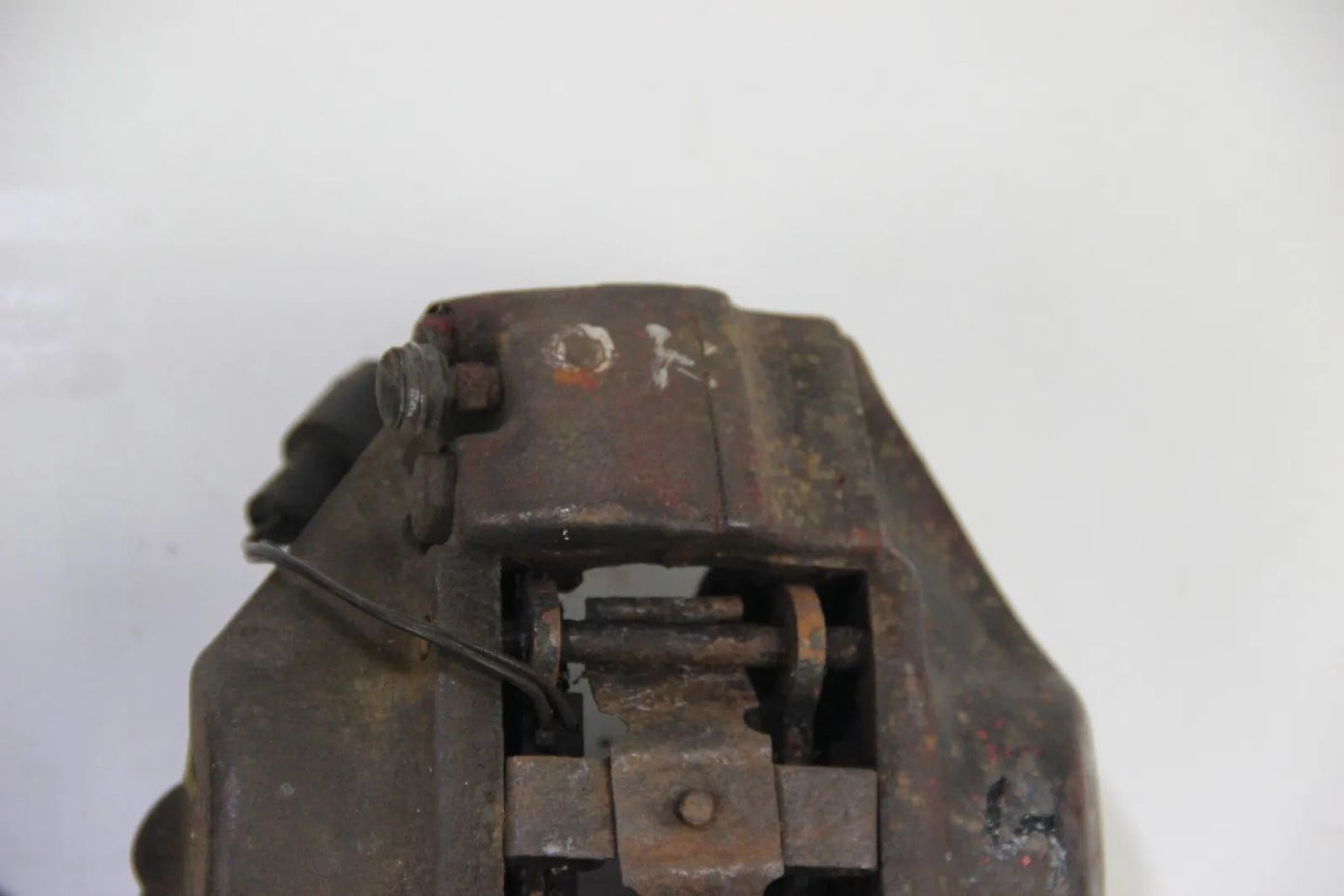 BMW E10 Neue Klasse Bremssattel vorne links rechts 34111104273 34111101843 OEM