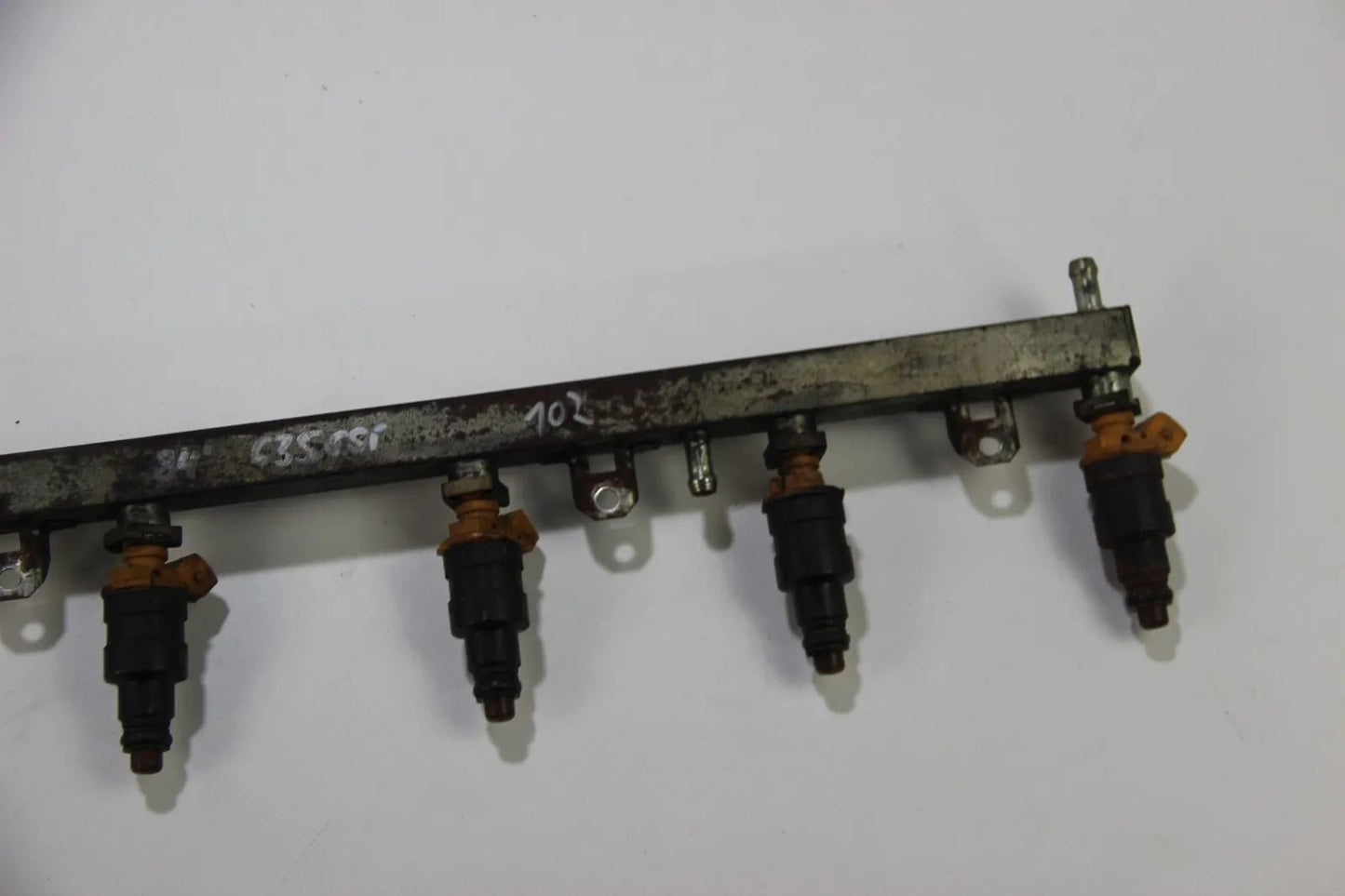 Original BMW E24 635i ab 84 Einspritzleiste Fuelrail mit Injektoren Benzin OEM 6