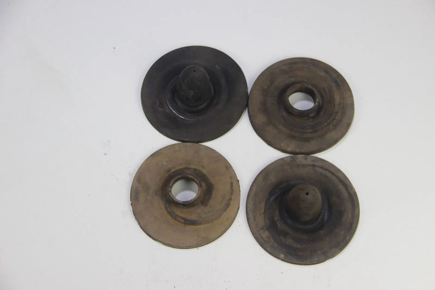 Original BMW E30 Gummipuffer Satz komplett 1127218 1128610 Federsitz Hinterachse