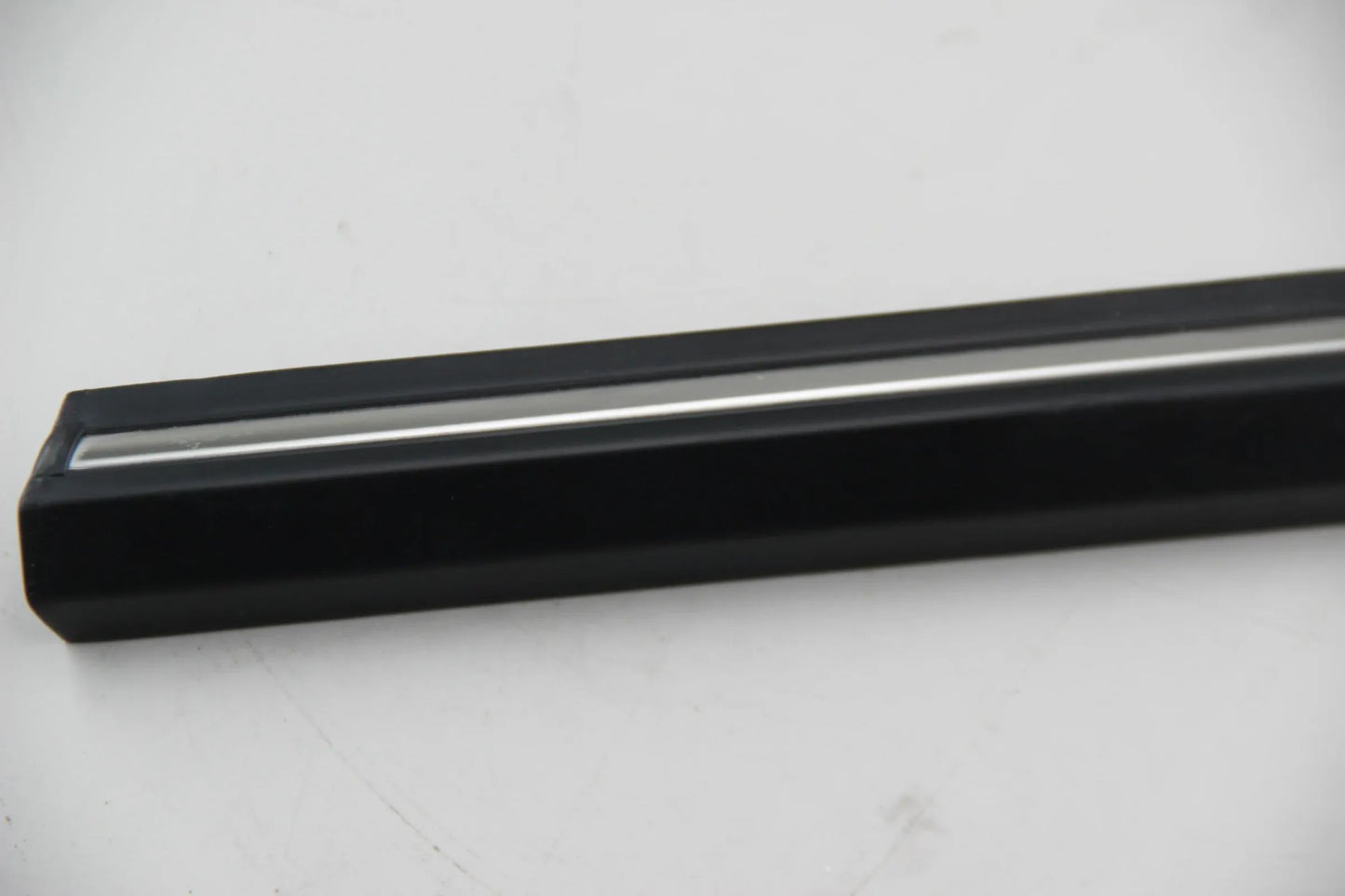Original BMW E30 325ix M20 Stossleiste Seitenwand vorne rechts 51131935446