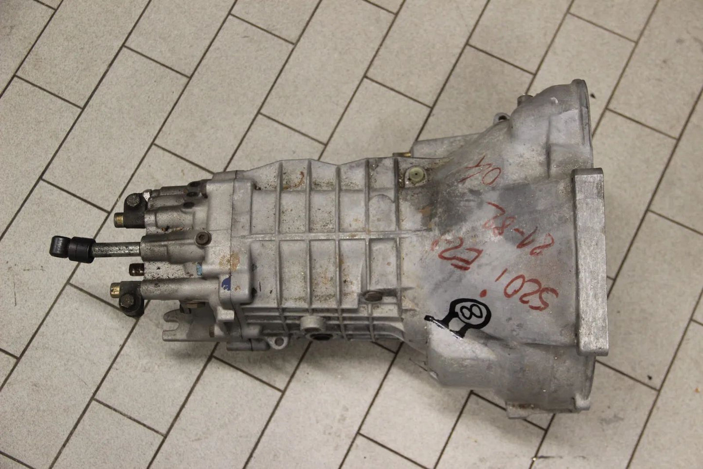 Original BMW Getriebe Getrag 242 E28 520i  242.0.0171.90 AX Gearbox OEM