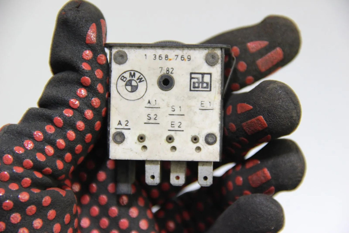 BMW E30 E28 E24 Soundsteuerschalter Lautsprecher Pegel Schalter 1368769