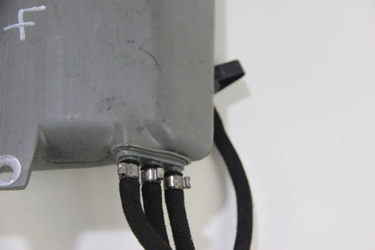 Original BMW E24 Tank Entlüftung Ausgleichsbehälter 11533 Breather tank