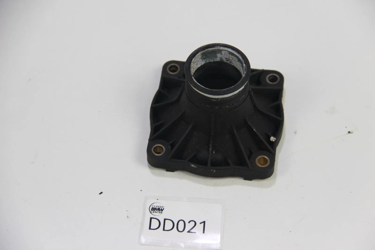 Original BMW E34 E32 E38 E31 M60 Wasseranschluss Thermostatgehäuse 1720173
