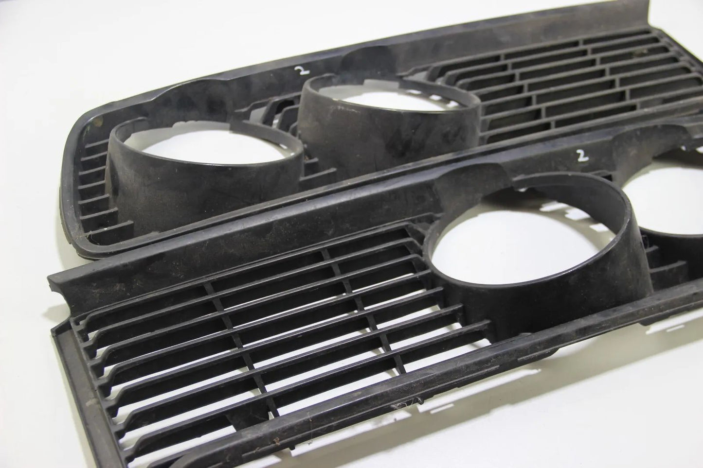 Original BMW E12 5er Zierleiste Scheinwerfer Rahmen Grille paar 1817569 1817570