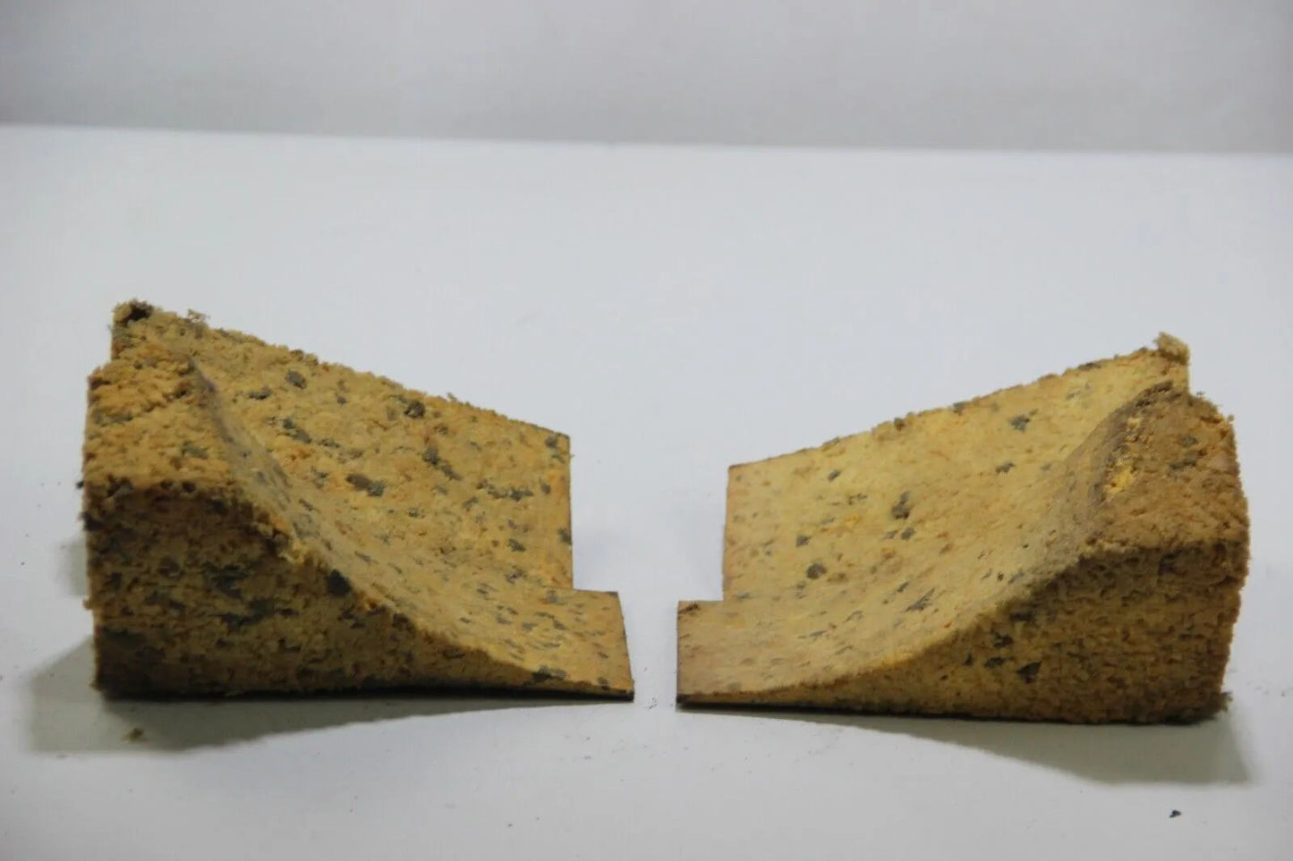 Original BMW E30 Schaumstoffblöcke unter Rücksitzbank Teppich Isolierung Schutz