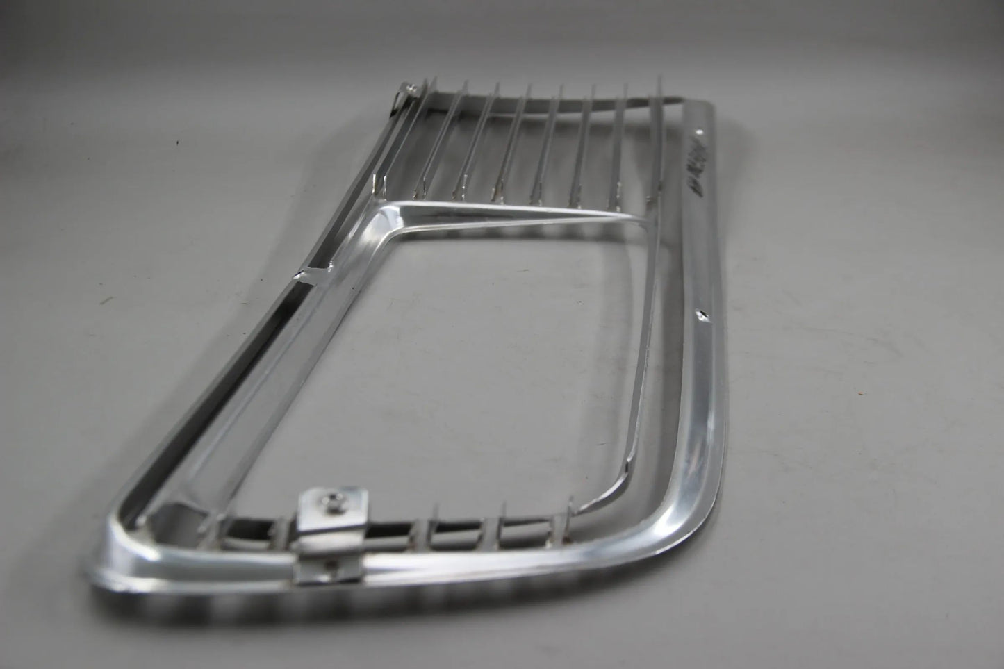 Original BMW NK 1800 2000 tilux Ziergitter rechts silber NOS NLA 51135780114