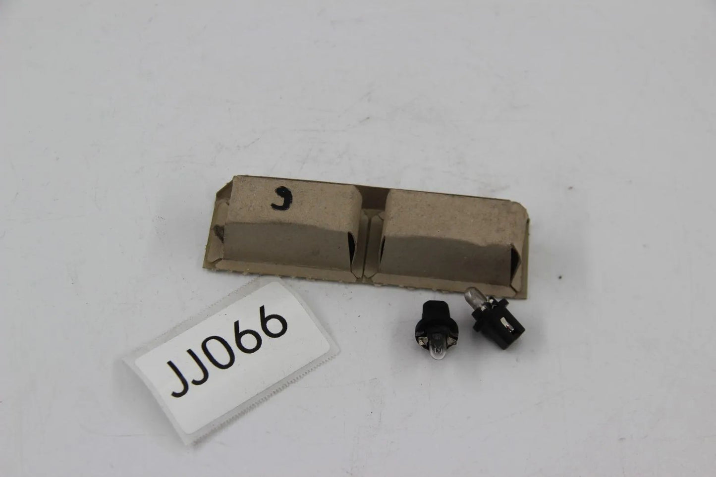 Original BMW E30 E28 E34 E24 E23 E32 Glühlampe 1,2W 2Stk. 62111368299