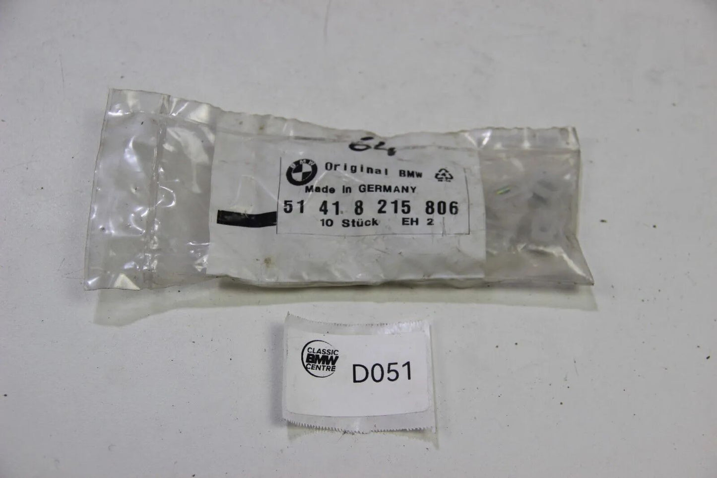 NEU Original BMW E90 E91 E93 Beil Scheibe Einsteckbefestiger 51418215806