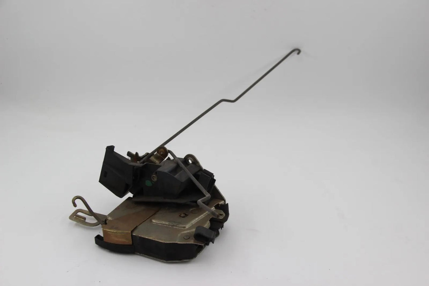 Original BMW E36 316i-328i M3 Limo Drehfallenschloss vorne rechts 51218122204