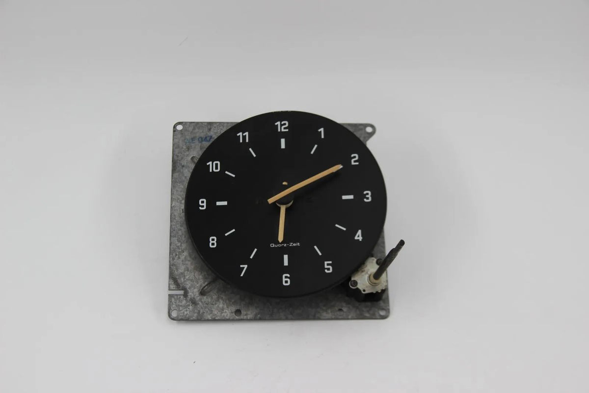 Original BMW  E21 316 318 M10 Zeituhr Uhr Quarz Zeit NOS Clock 62131359449