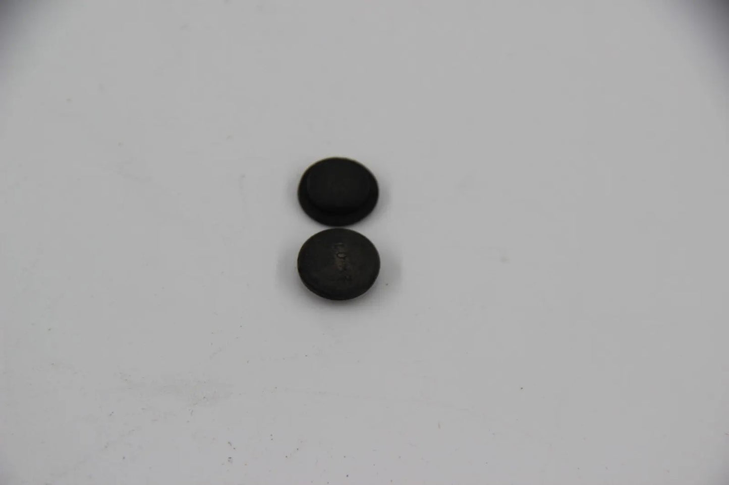 BMW E3 E9 E21 E30 E12 E28 E23 2x Gummistopfen D=8mm New Old Stock 41125503104