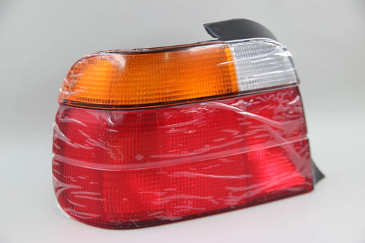 Original BMW E36 Compact 3er Heckleuchte mit Nebelschlusslicht links 63218357869