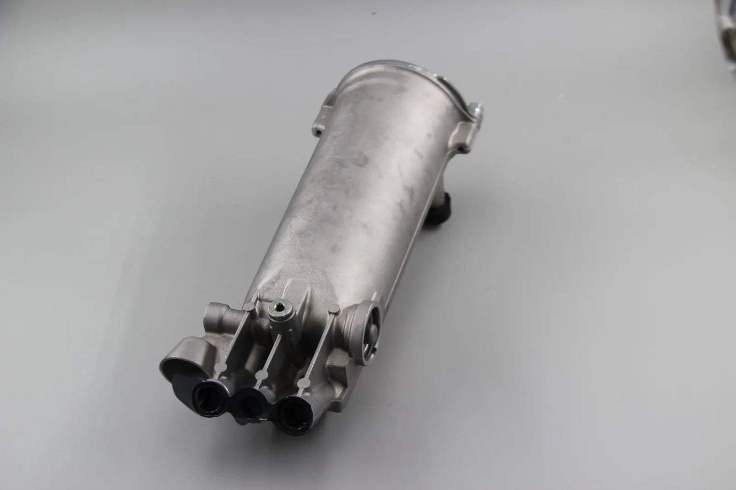 Original BMW E34  Ölfiltergehäuse Ölfilter Gehäuse Filter Housing NOS 2242424