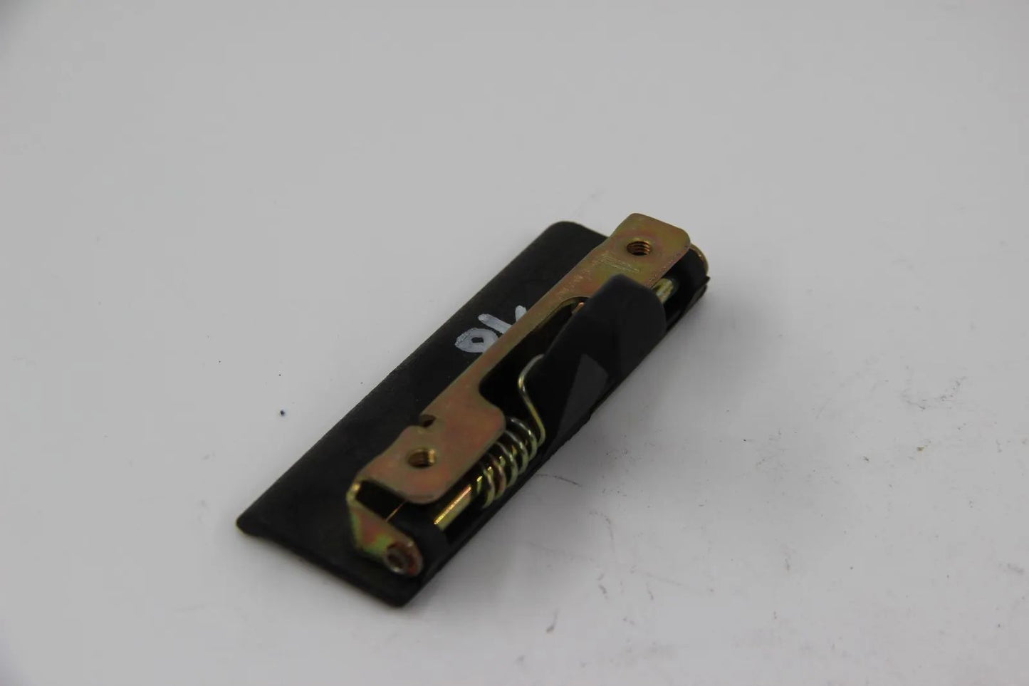 Original BMW E21 316-323i E12 518-535i Verschluss Handschuhkasten 51161817651