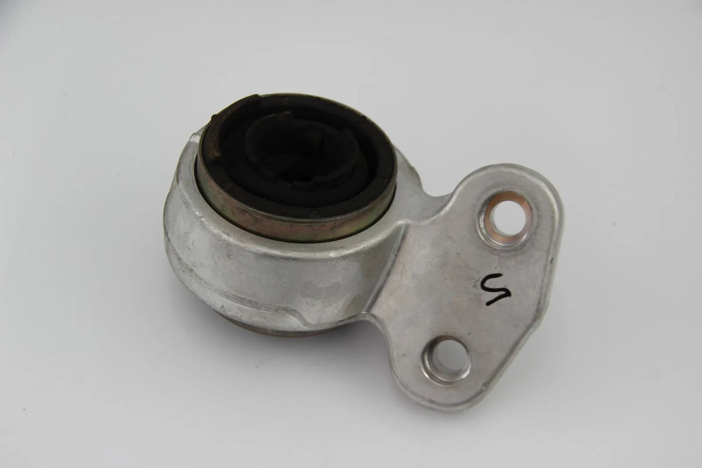 Original BMW E46 E85 E86  Satz Halter mit Gummilager D=66MM NOS 31126757623