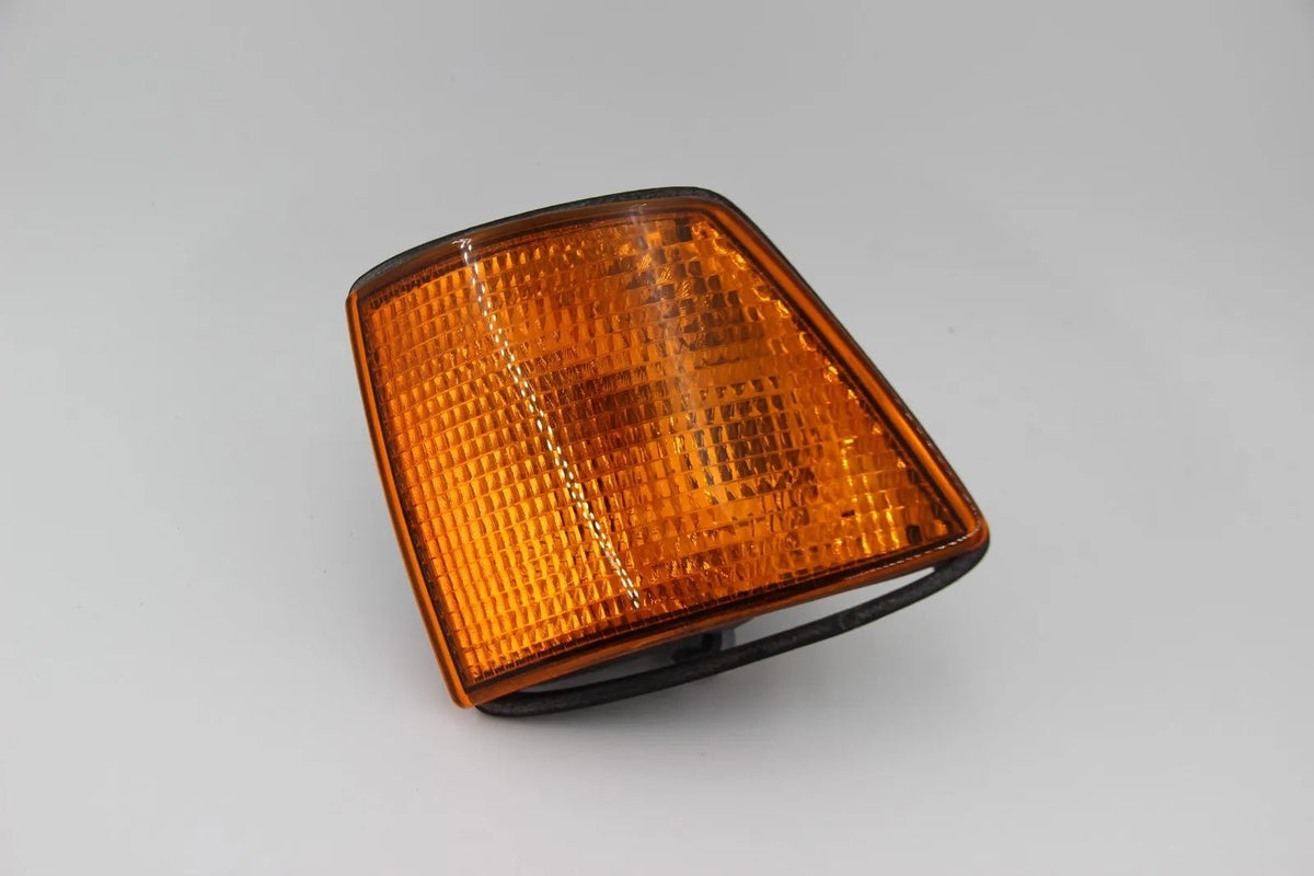 Original BMW E32 Limousine  Blinkleuchte Blinker links  63131374011