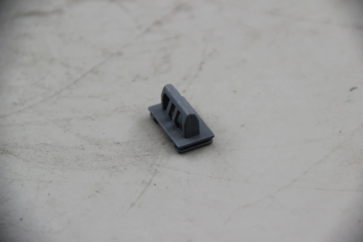 Original BMW E61 E83 E53 E70 Clip Panorama Glasdach NOS NLA 51447123304