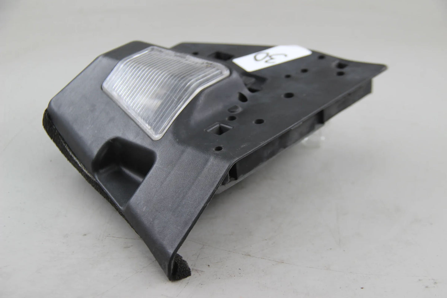 Original BMW E46 Limousine Lampenträger links 63218383823