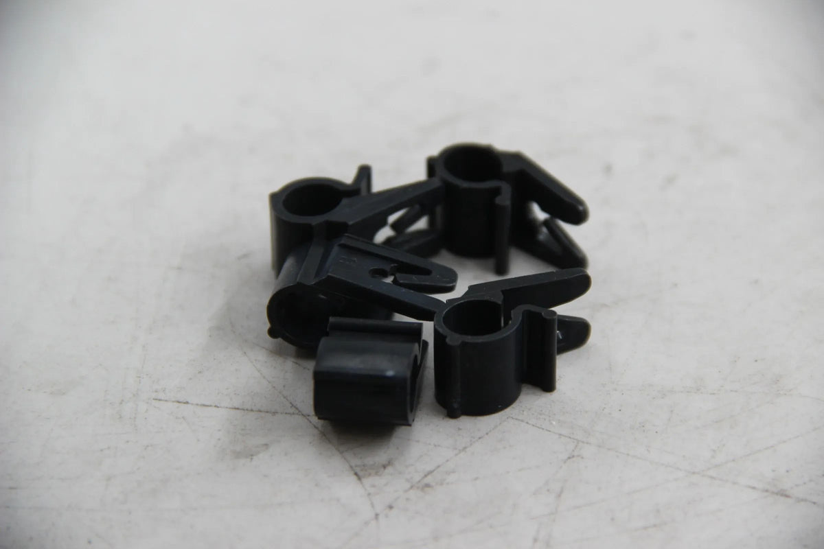 Original BMW E21 E30 E12 E28 E34 E24 E23 E32 5x Schelle D=10MM 61131362825