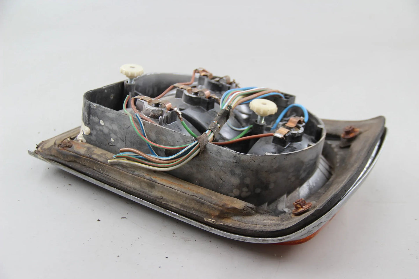 Original BMW E10 1502-2002tii 2002turbo Rückleuchte Reflektor links 63211356931