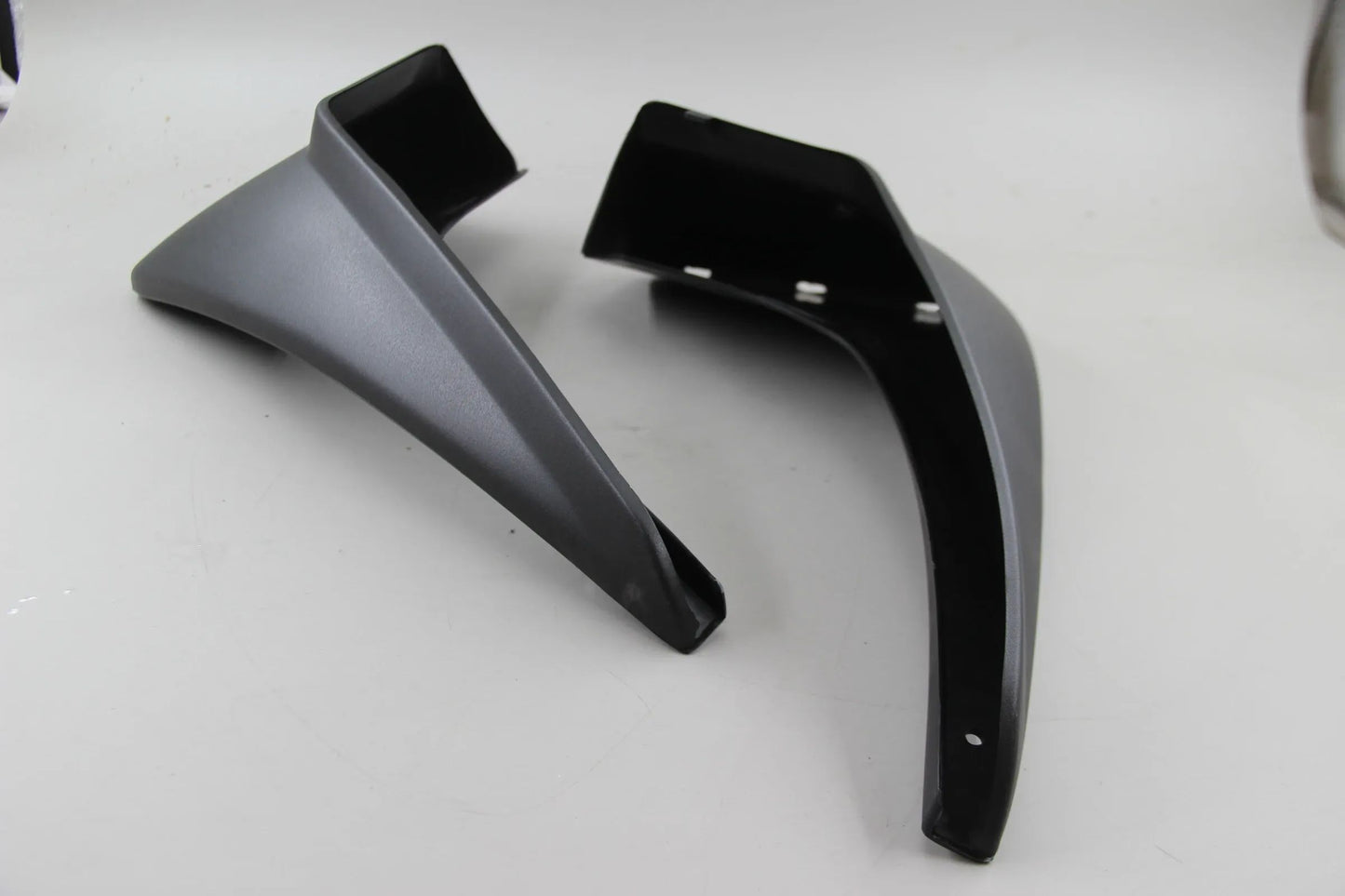 Orig. BMW E46 316i-330i Limousine Satz Schmutzfänger hinten NOS NLA 82169408656
