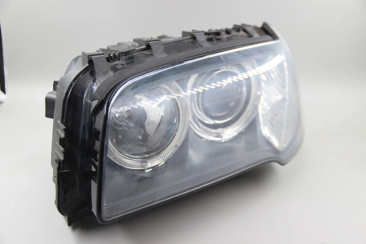 Original BMW X3 E83 1.8d-3.0d Scheinwerfer links XENON Blinker weiss beschädigt 63127162193
