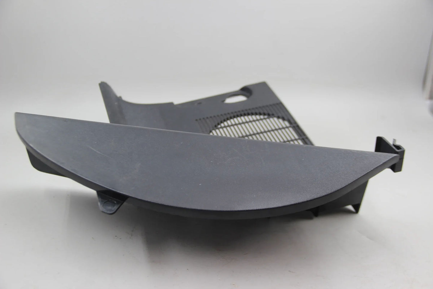 Orig BMW E36 316i-328i M3 Seitenverkleidung vorne links beschädigt 51438135511