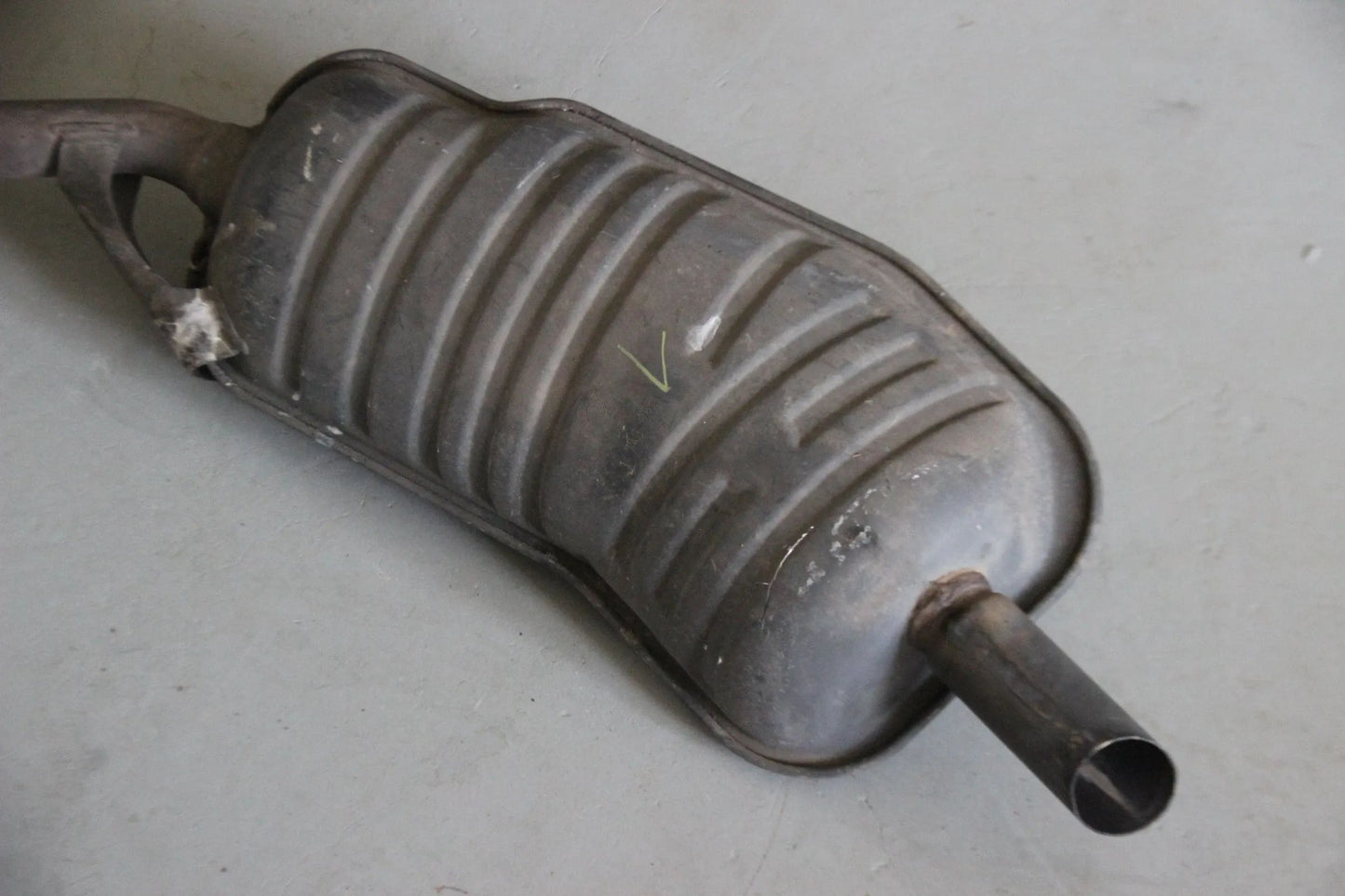 Original BMW E36 318is Endschalldämpfer Vorschalldämpfer 1742265
