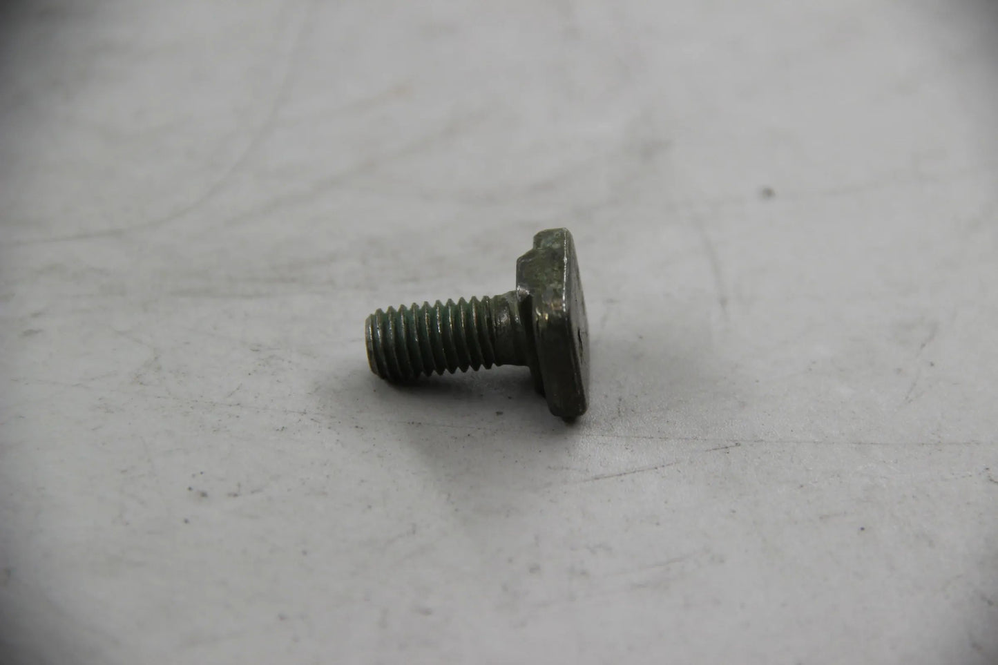 Original BMW E21 E30 E12 E28 E34 E24 E23 E32 Vierkantschraube M8X18 23711130250