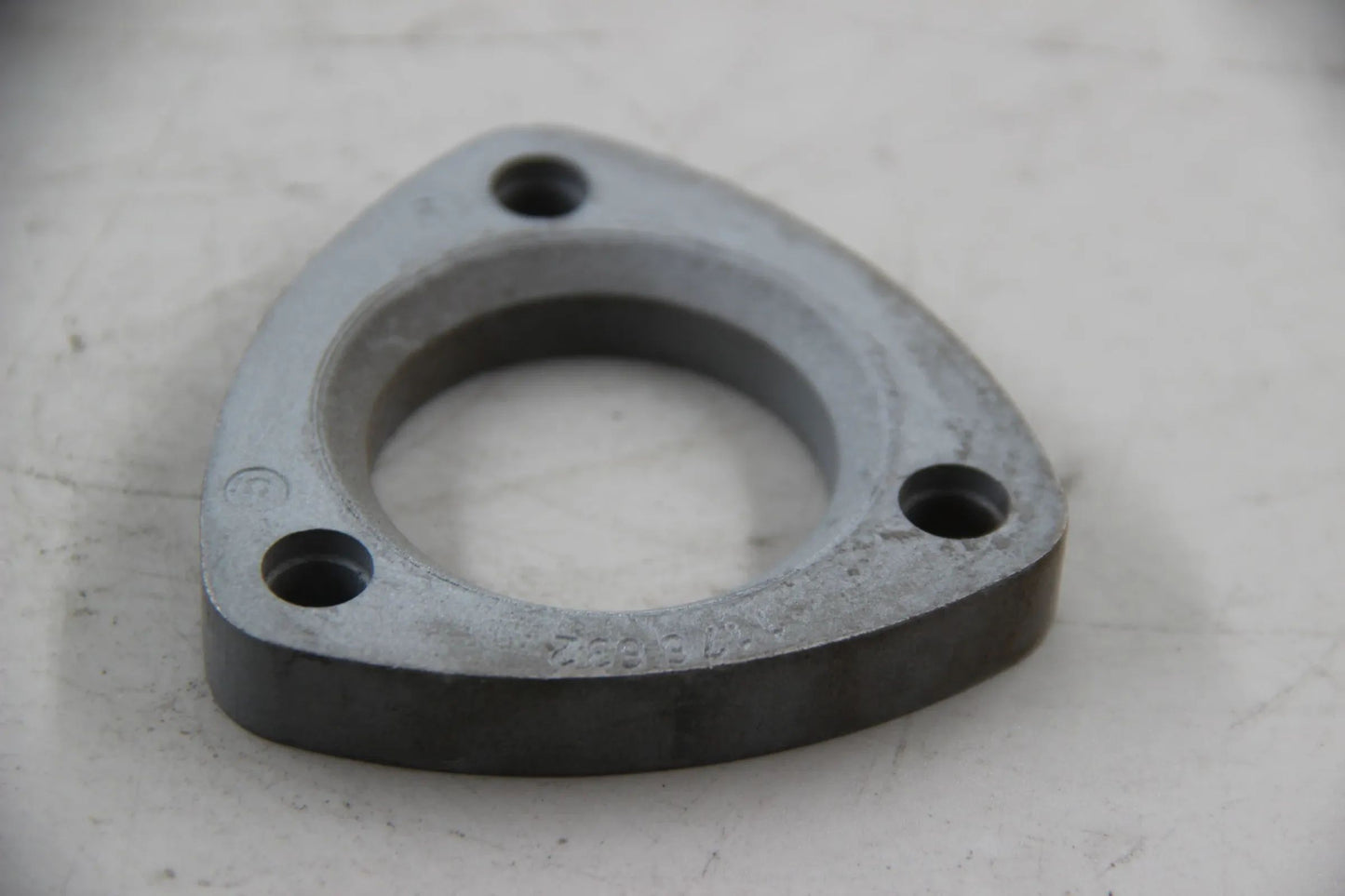 Original BMW E30 320i 323i 325i M20 324d M21 E28 524d M21 Flansch 18111176632