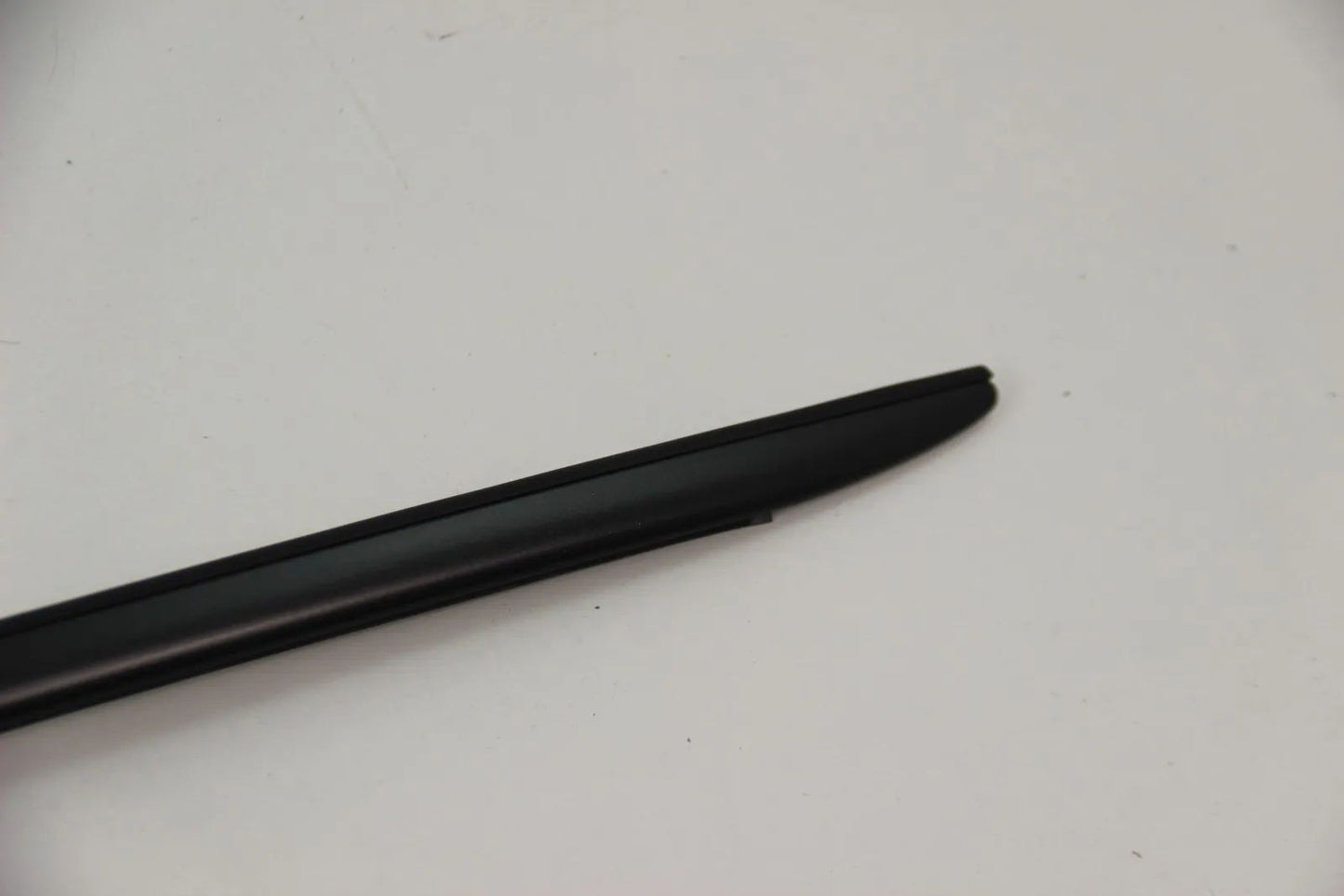 Original BMW E38 7er 728i-750i iL L7 725tds Wasserablauf rechts 51318125890