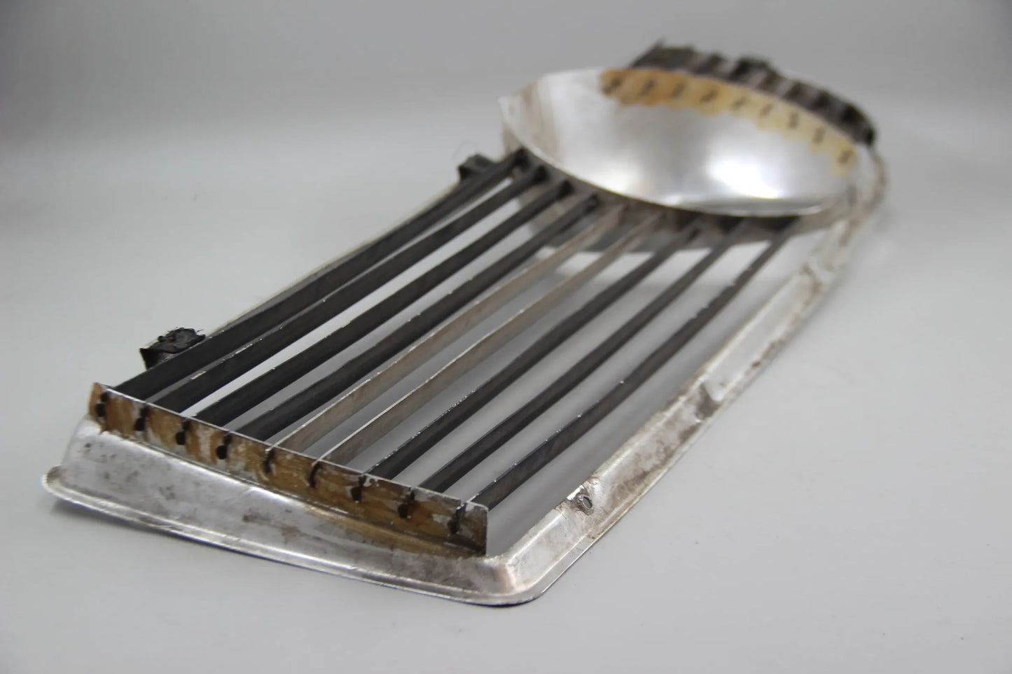 Original BMW NK 1800 4-Zyl. Ziergitter rechts schwarz-silber NOS NLA 51131802103